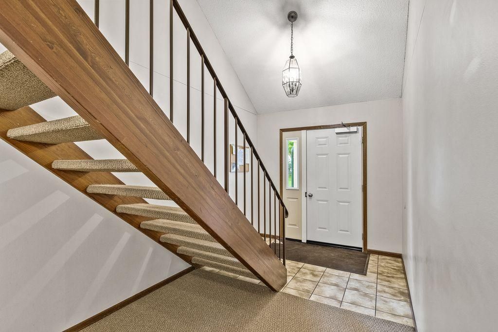 Photo of 971 Heritage Court E #204, Vadnais Heights, MN 55127 (MLS # 7051366)