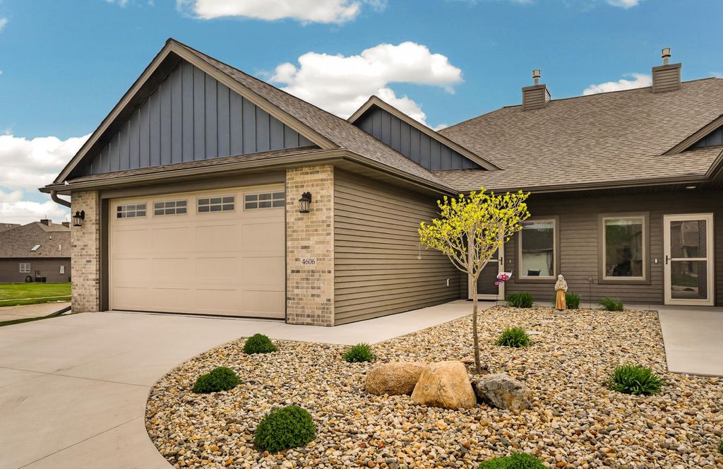 Photo of 4606 Buckingham Drive NW, Rochester, MN 55901 (MLS # 7068103)