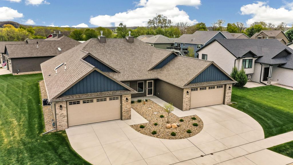 Photo of 4606 Buckingham Drive NW, Rochester, MN 55901 (MLS # 7068103)