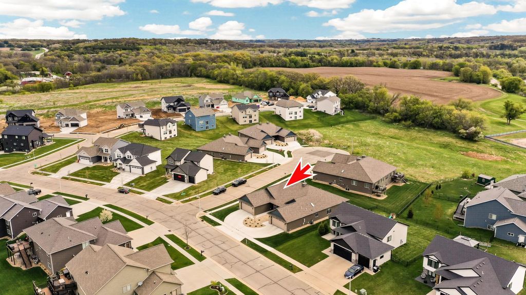 Photo of 4606 Buckingham Drive NW, Rochester, MN 55901 (MLS # 7068103)