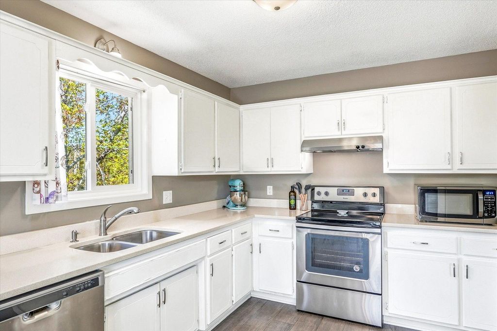 Photo of 5765 Otter View Trail, White Bear Twp, MN 55110 (MLS # 7054533)