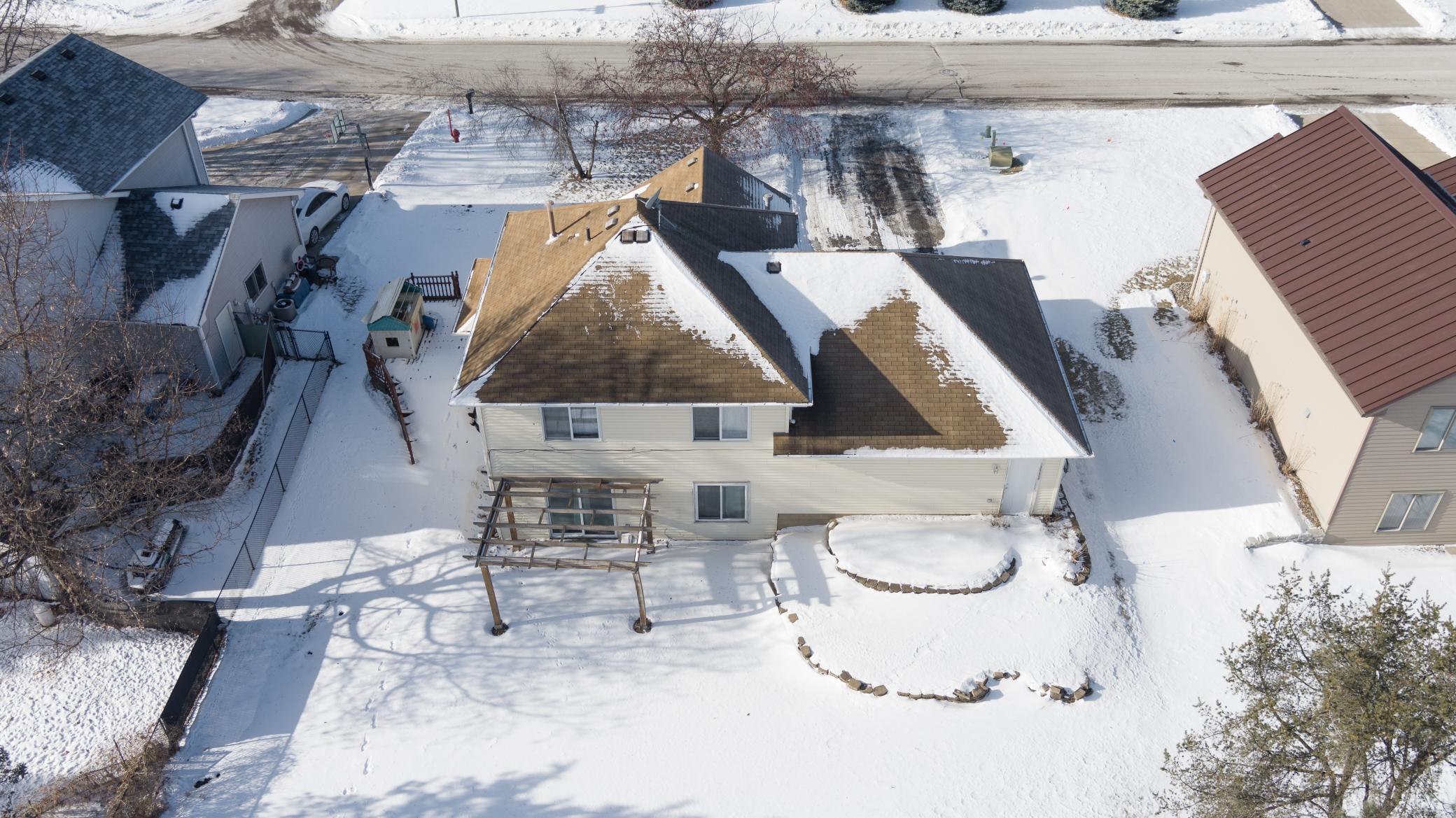 5537 Golfview Avenue N