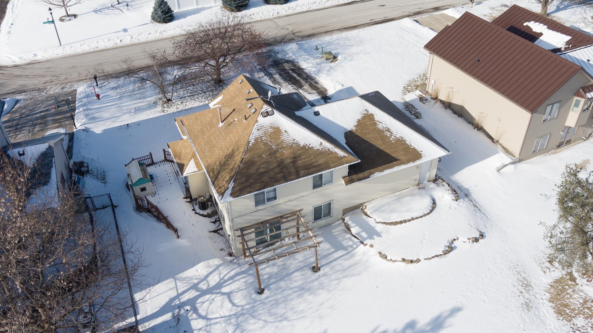 5537 Golfview Avenue N