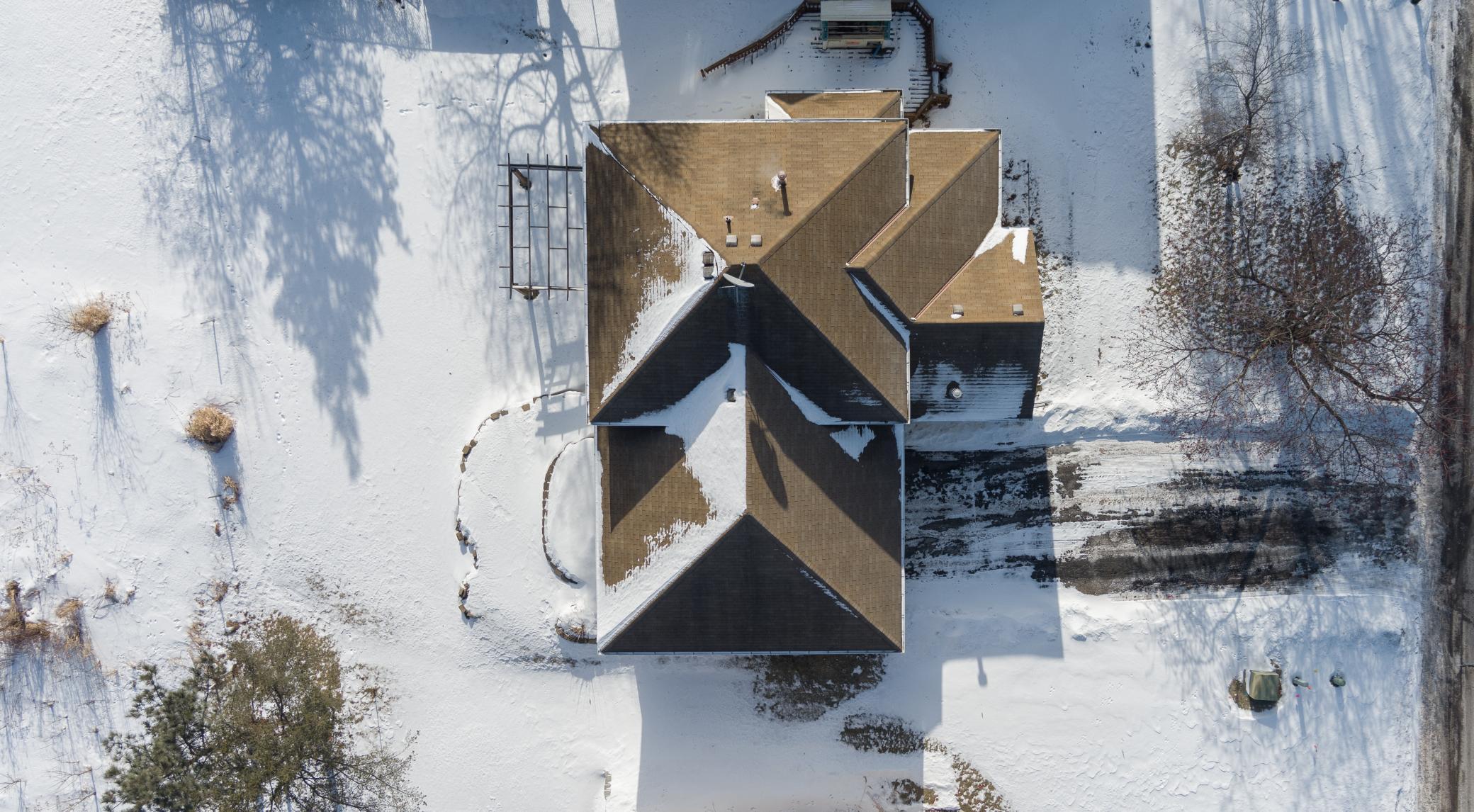 5537 Golfview Avenue N