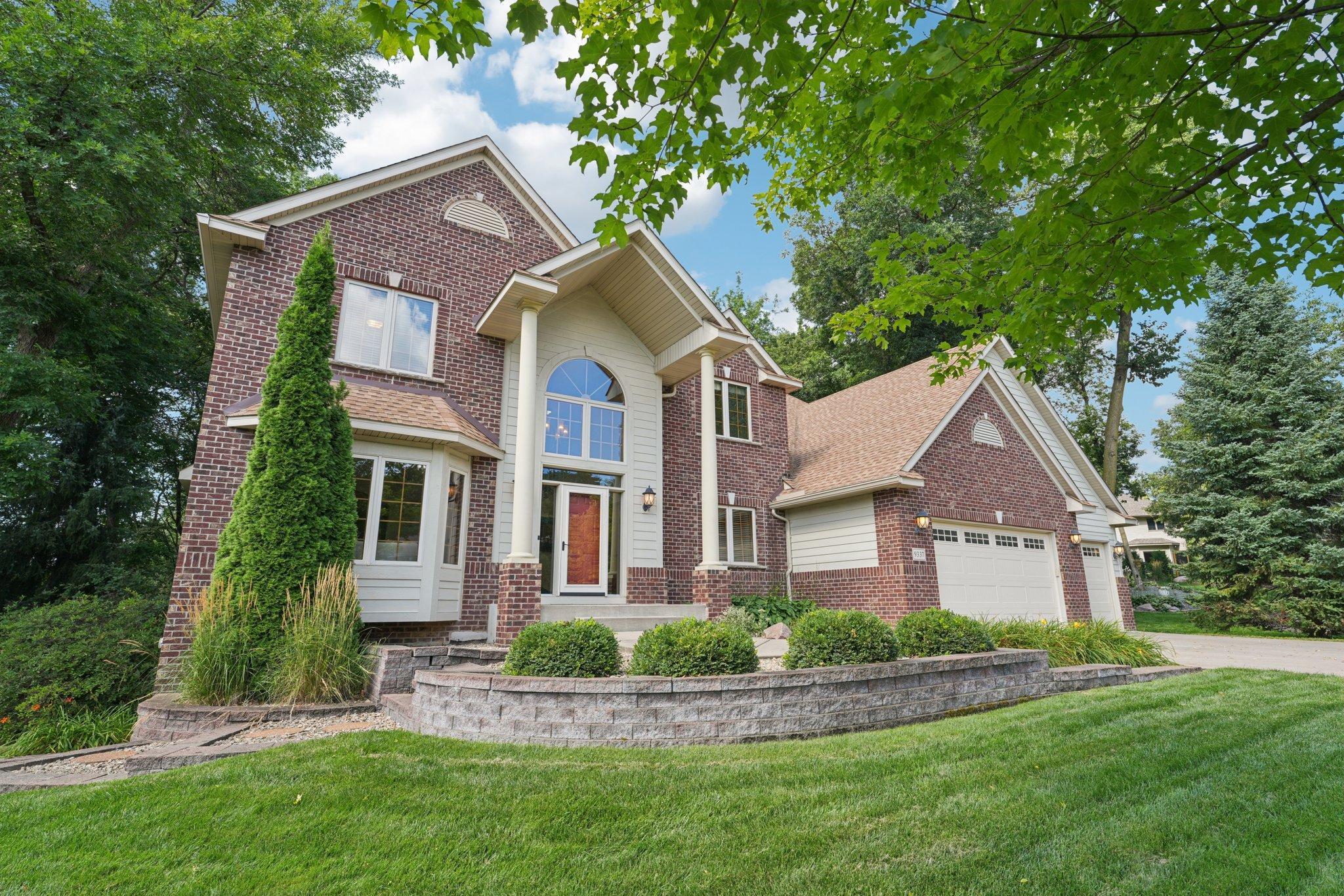 9337 Woodridge Circle