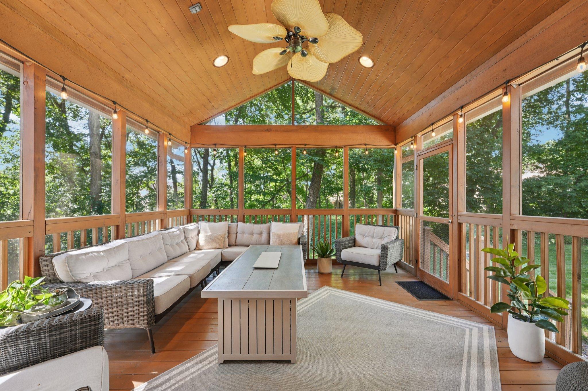 9337 Woodridge Circle