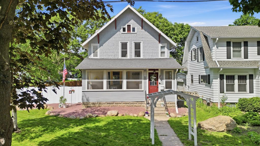 Photo of 828 Baker Avenue, Mankato, MN 56001 (MLS # 7083809)