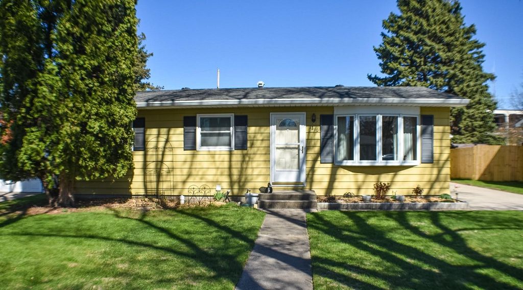 Photo of 1410 19 1/2 Street S, Moorhead, MN 56560 (MLS # 7073004)