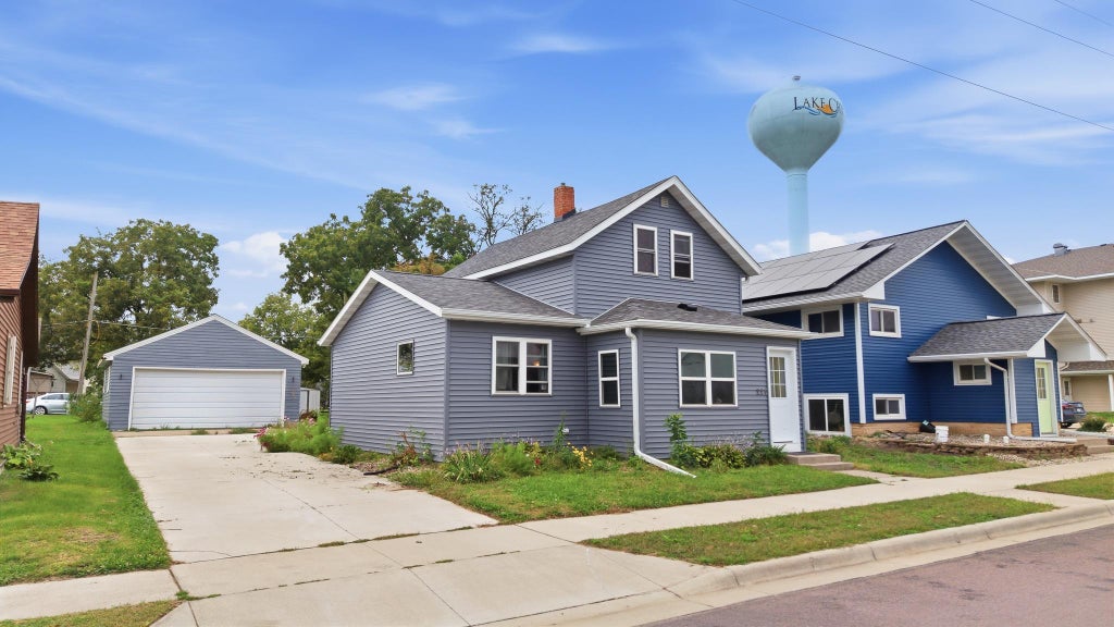 Photo of 221 S Lincoln Street, Lake Crystal, MN 56055 (MLS # 7147158)