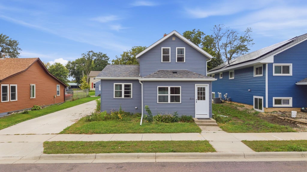 Photo of 221 S Lincoln Street, Lake Crystal, MN 56055 (MLS # 7147158)