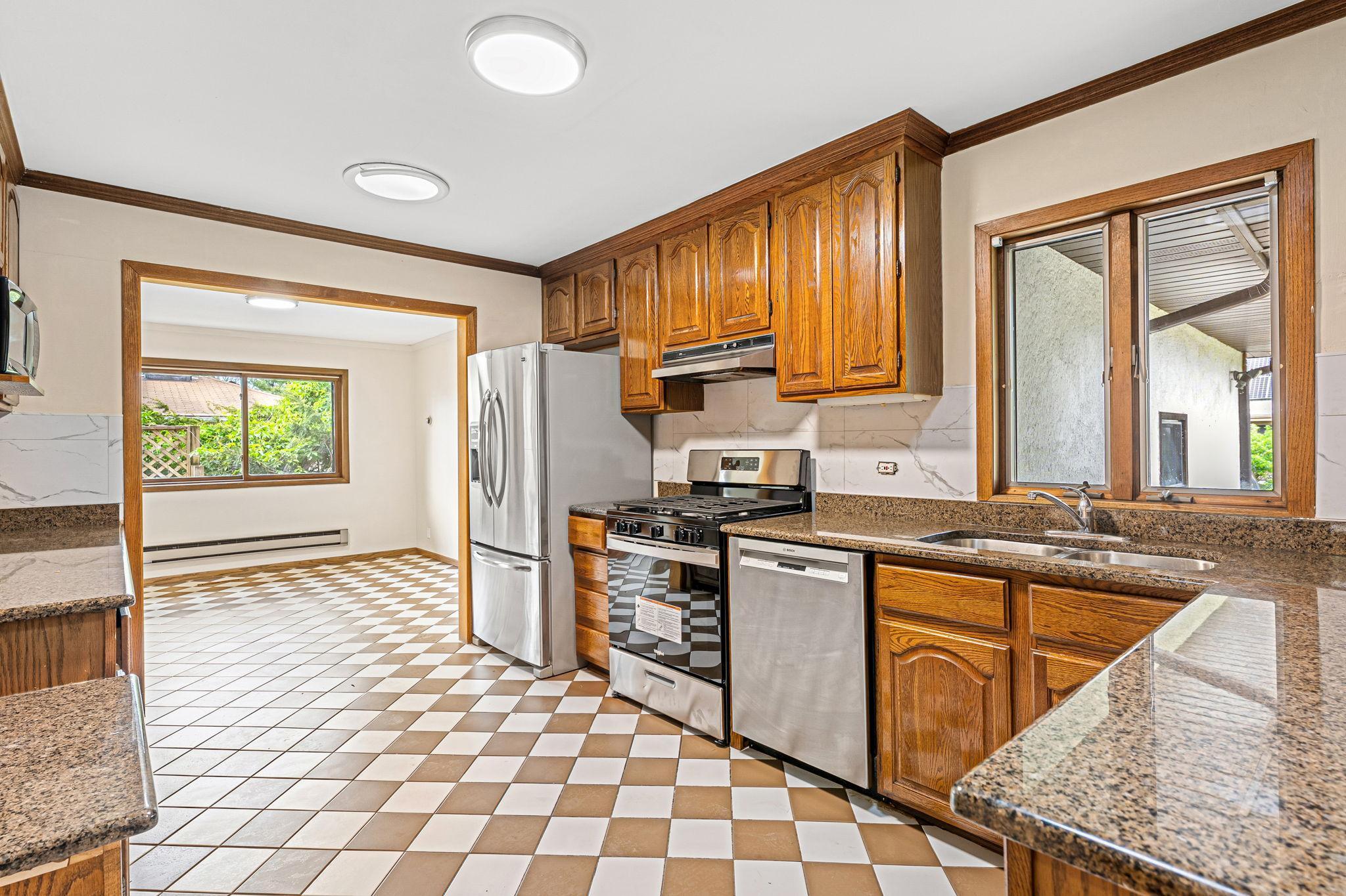 2336 County Road B W
