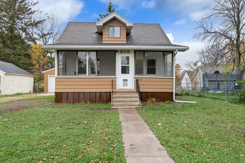 Photo of 909 6th Avenue SE, Austin, MN 55912 (MLS # 6808224) Photo of 909 6th Avenue SE, Austin, MN 55912 (MLS # 6808224)