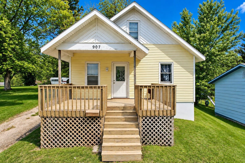 Photo of 907 N Baird Avenue, Fergus Falls, MN 56537 (MLS # 7145496)