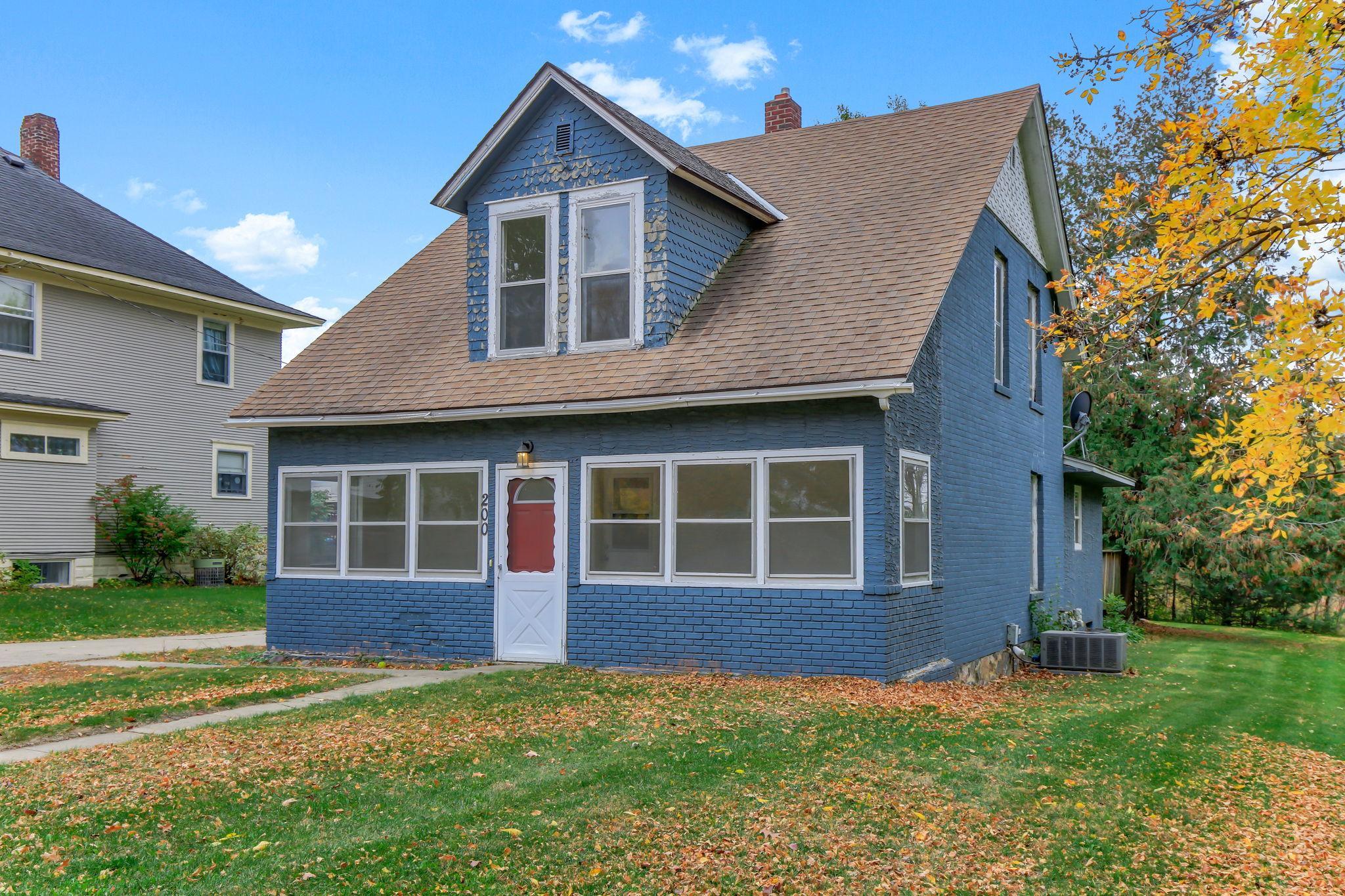 200 Excelsior Avenue N