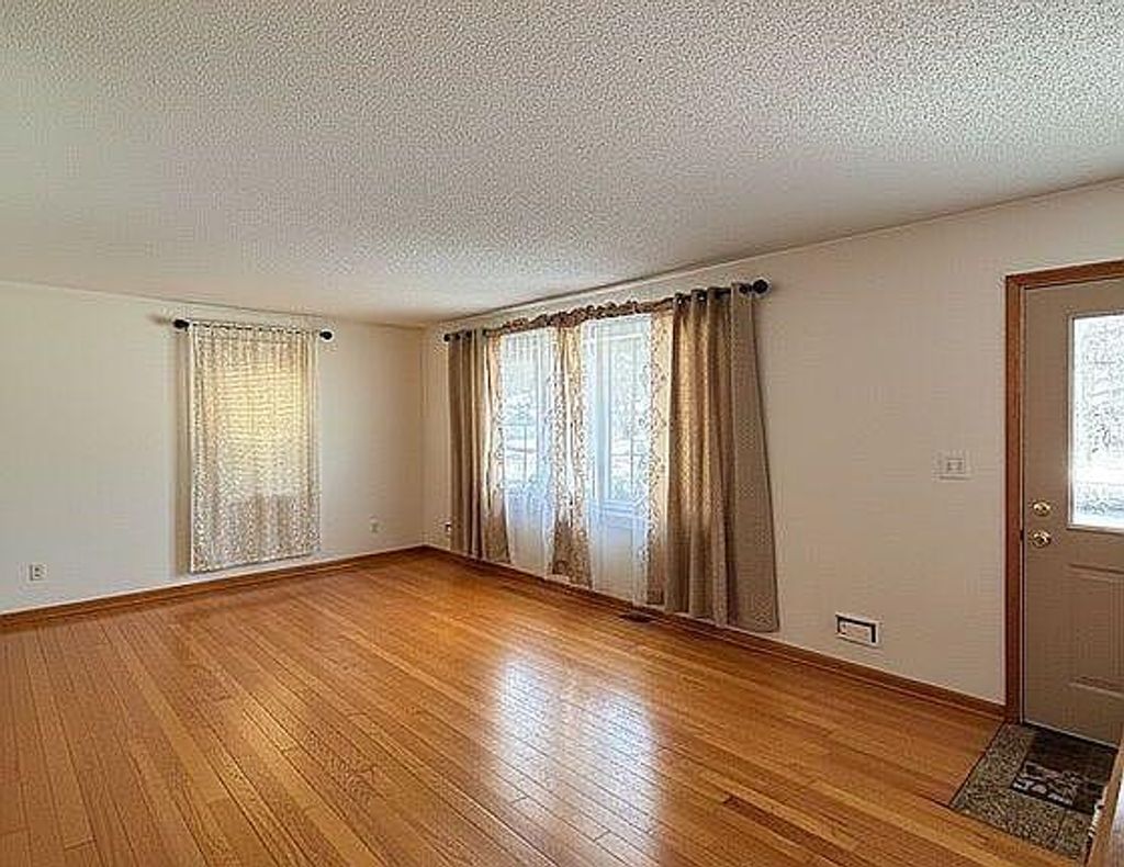 Photo of 10025 Wentworth Avenue S, Bloomington, MN 55420 (MLS # 7025452)