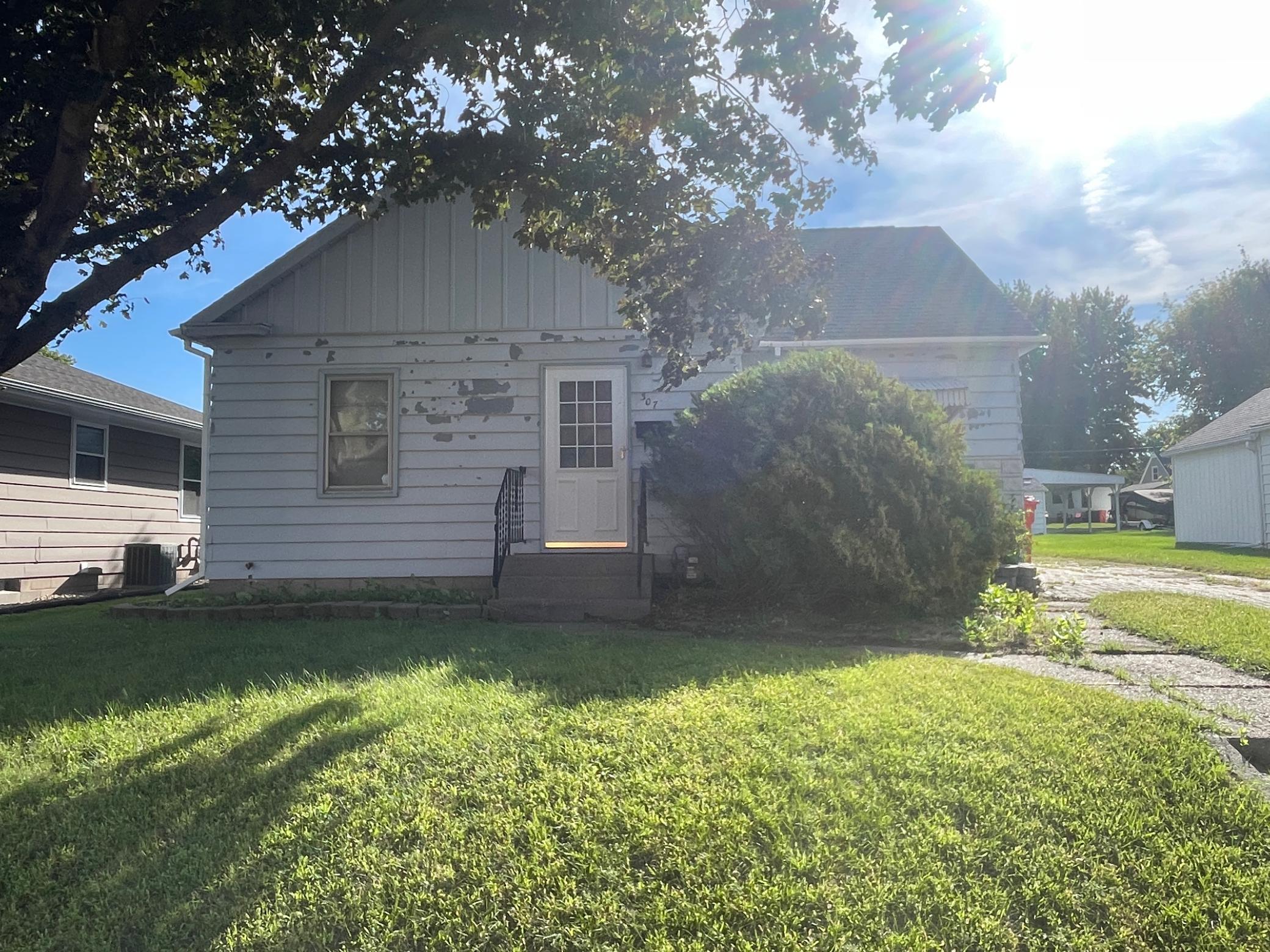 307 S Grant Street - Photo 2