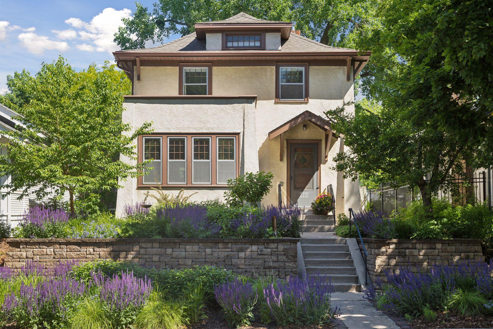 2221 Selby Avenue