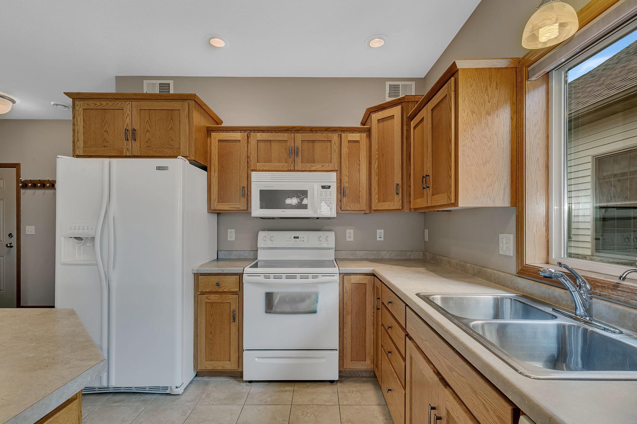 502 Graceview Loop