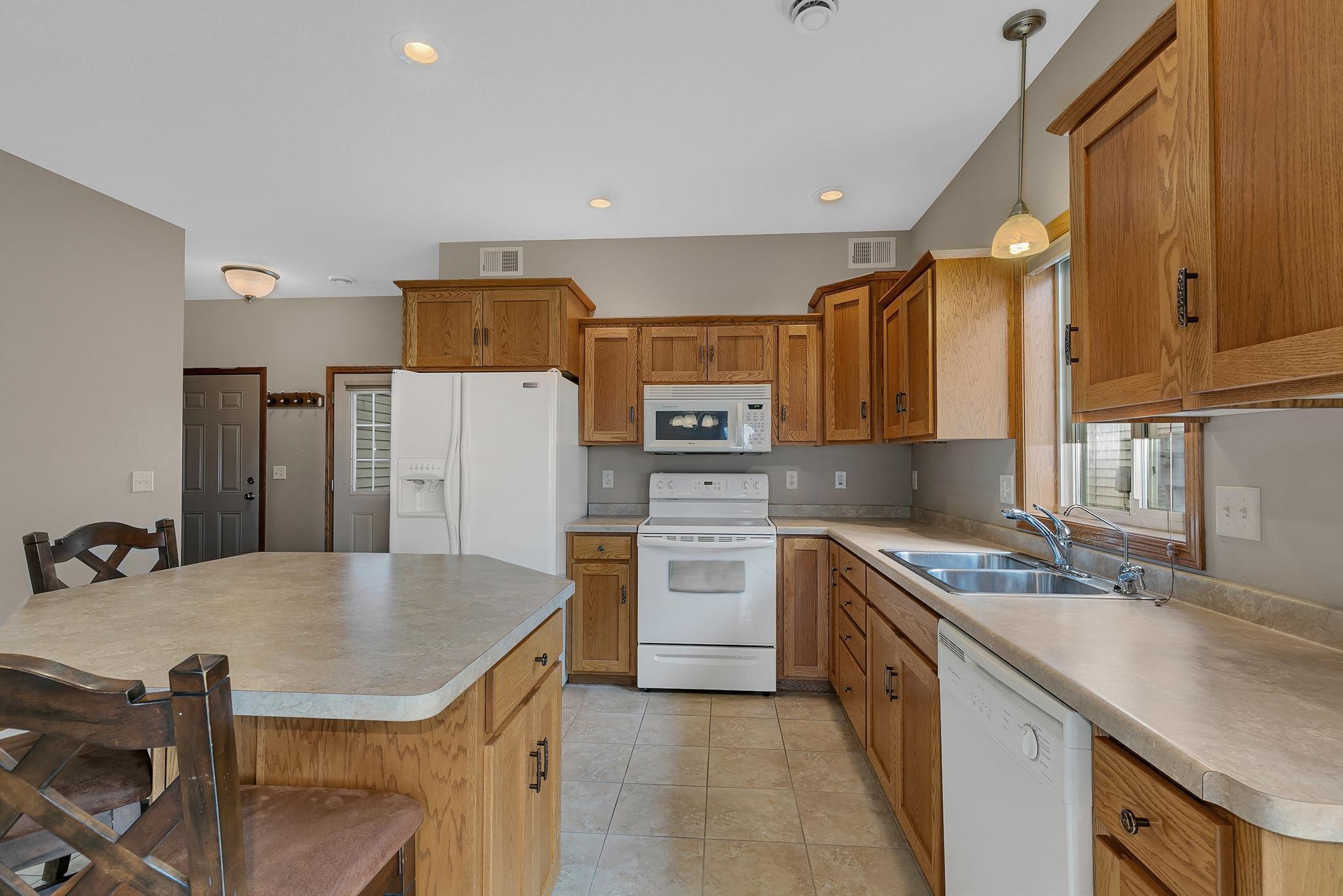 502 Graceview Loop