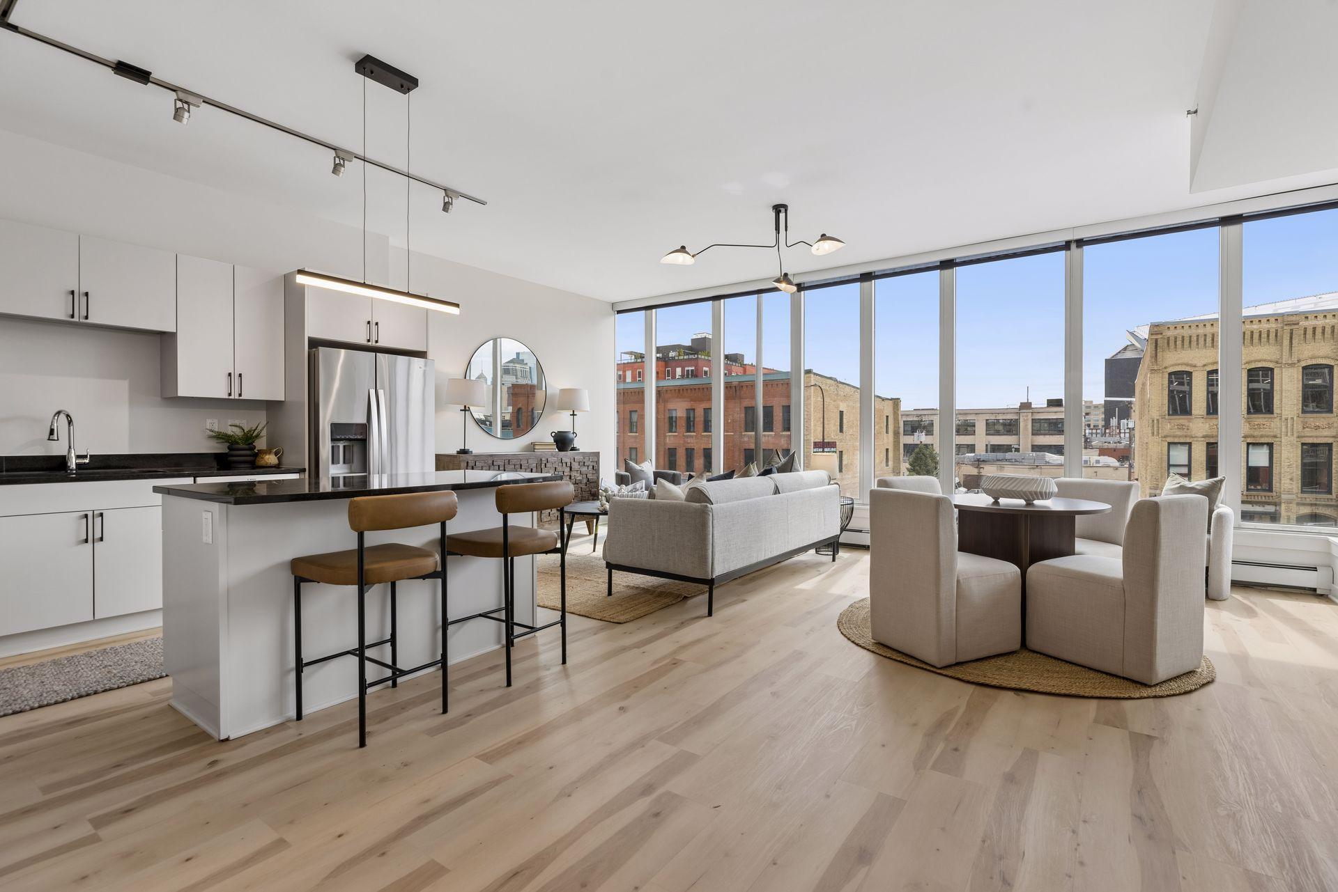 215 10th Avenue S 332