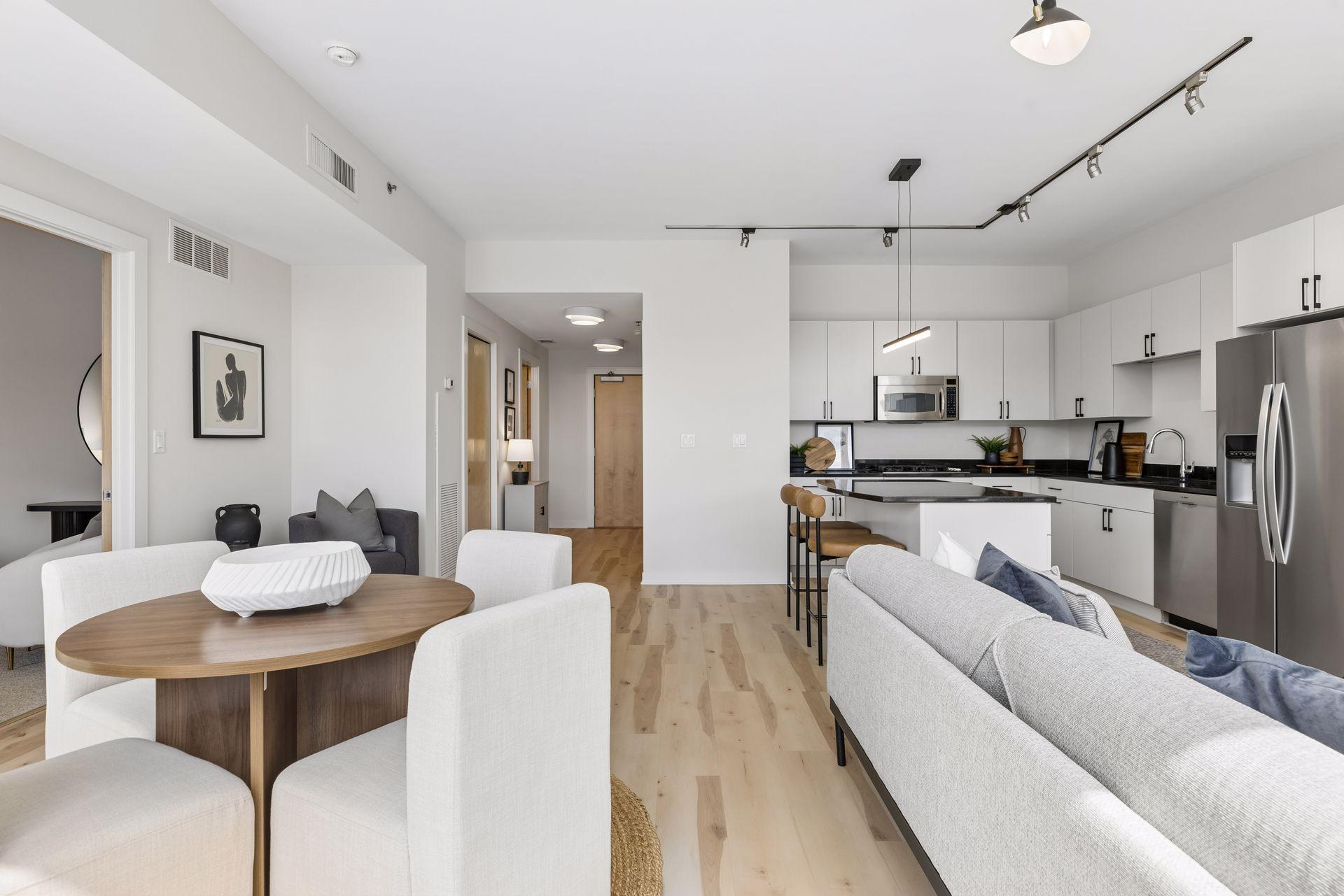 215 10th Avenue S 332