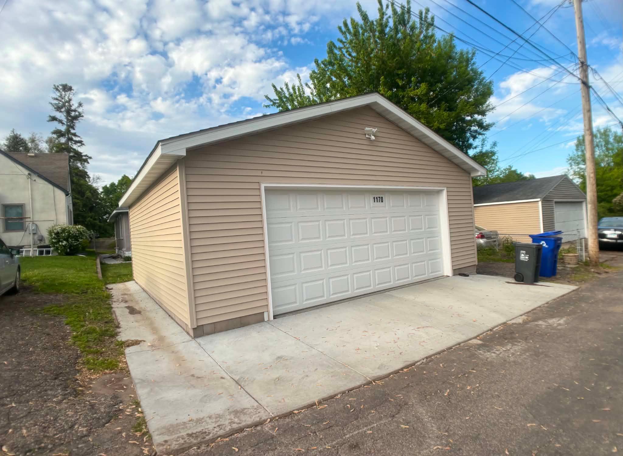 1170 Minnehaha Avenue W