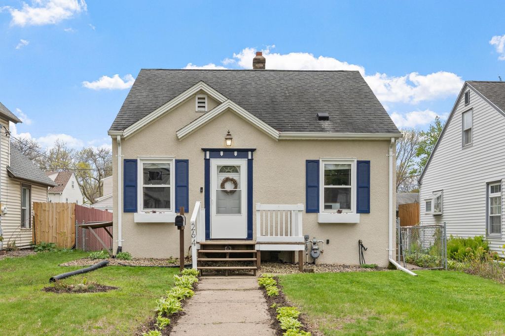 Photo of 264 Haskell Street E, West Saint Paul, MN 55118 (MLS # 7069722)