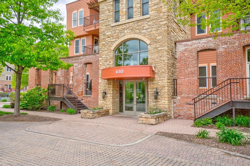 Photo of 640 Main Street N #35, Stillwater, MN 55082 (MLS # 7076393)