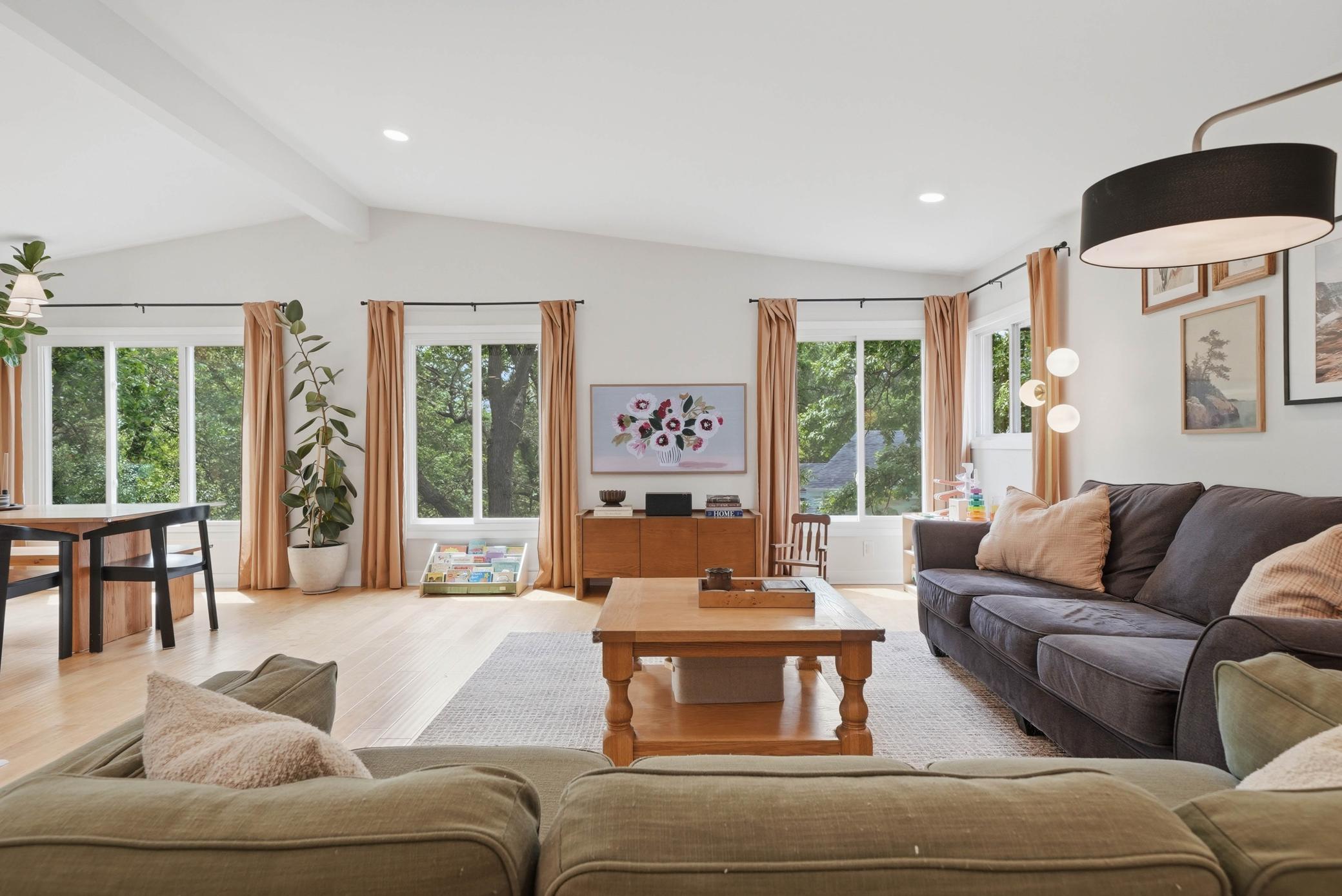 9137 Forest Hills Circle