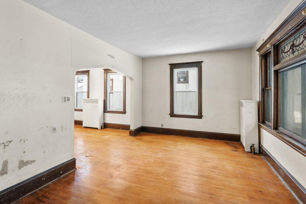 Photo of 3014 Fremont Avenue N, Minneapolis, MN 55411 (MLS # 7001365)