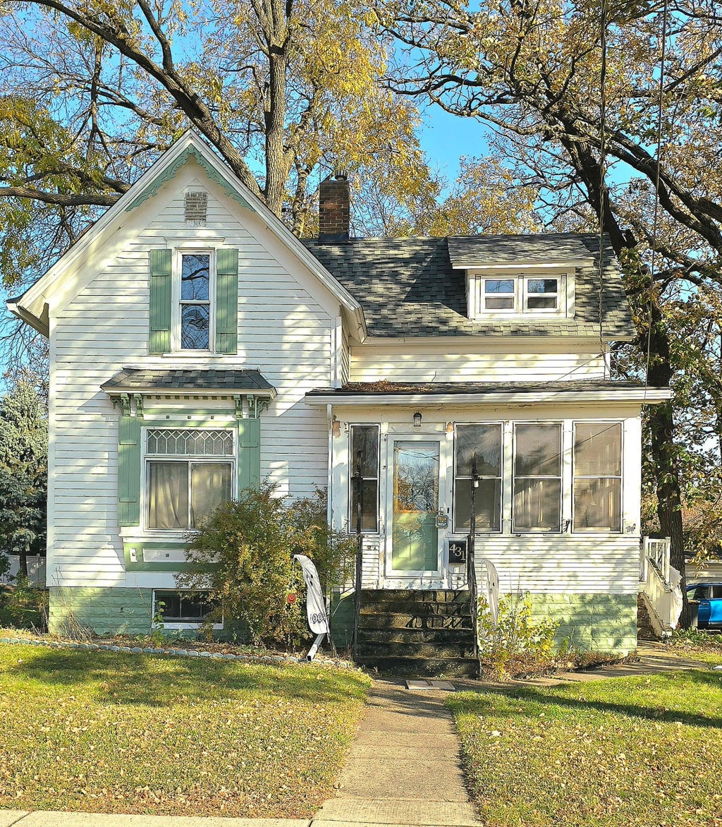 Photo of 431 E Humphrey Street, Lake Crystal, MN 56055 (MLS # 7166291)
