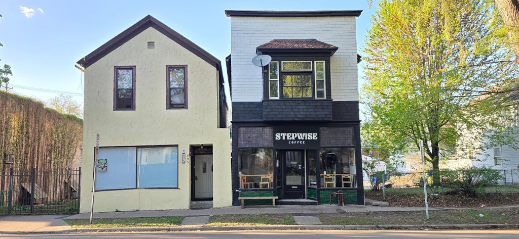 Photo of 893 Randolph Avenue, Saint Paul, MN 55102 (MLS # 7099905)
