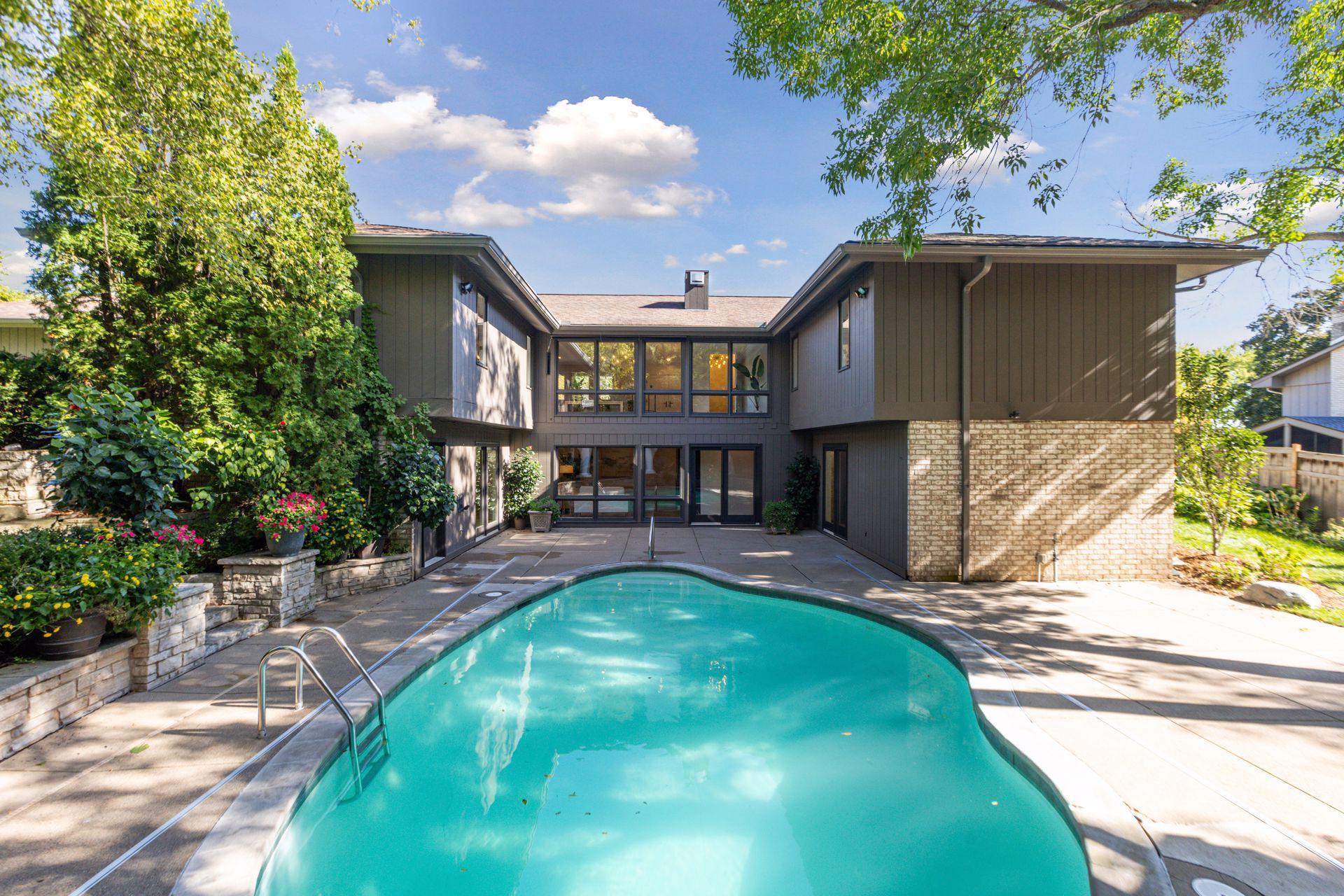 5708 Camelback Drive