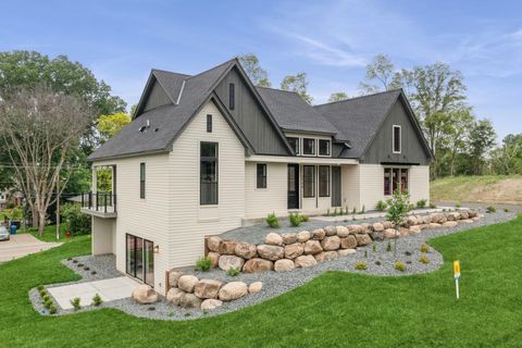 2706 Lakeview Court Little Canada MN 55117