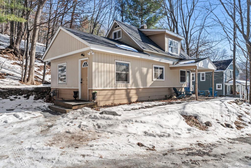 Photo of 338 S Jefferson Street, Saint Croix Falls, WI 54024 (MLS # 7021585)