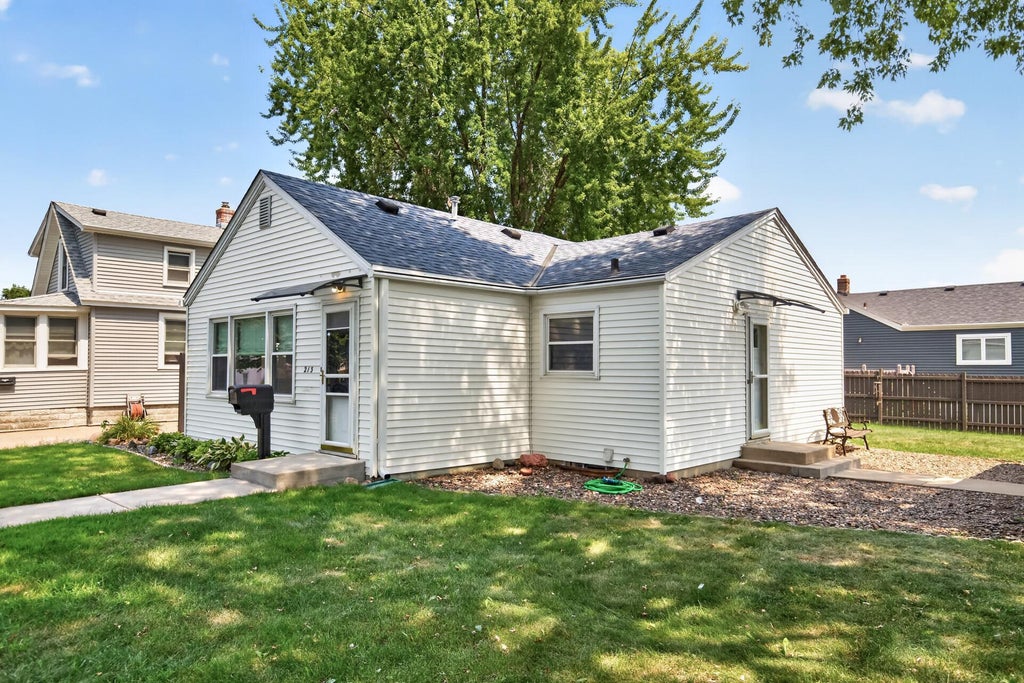 Photo of 213 14th Avenue S, South Saint Paul, MN 55075 (MLS # 7102660)