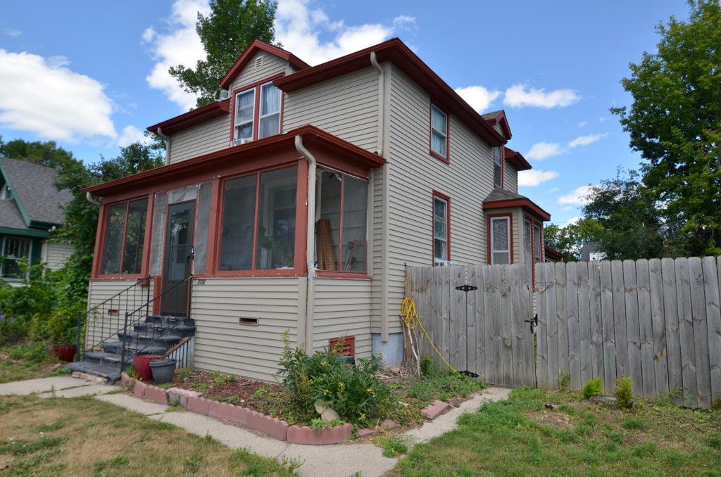 Photo of 506 4th Street S, Moorhead, MN 56560 (MLS # 7124062)