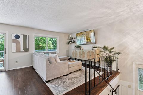 1042 Pontiac Lane Chanhassen MN 55317