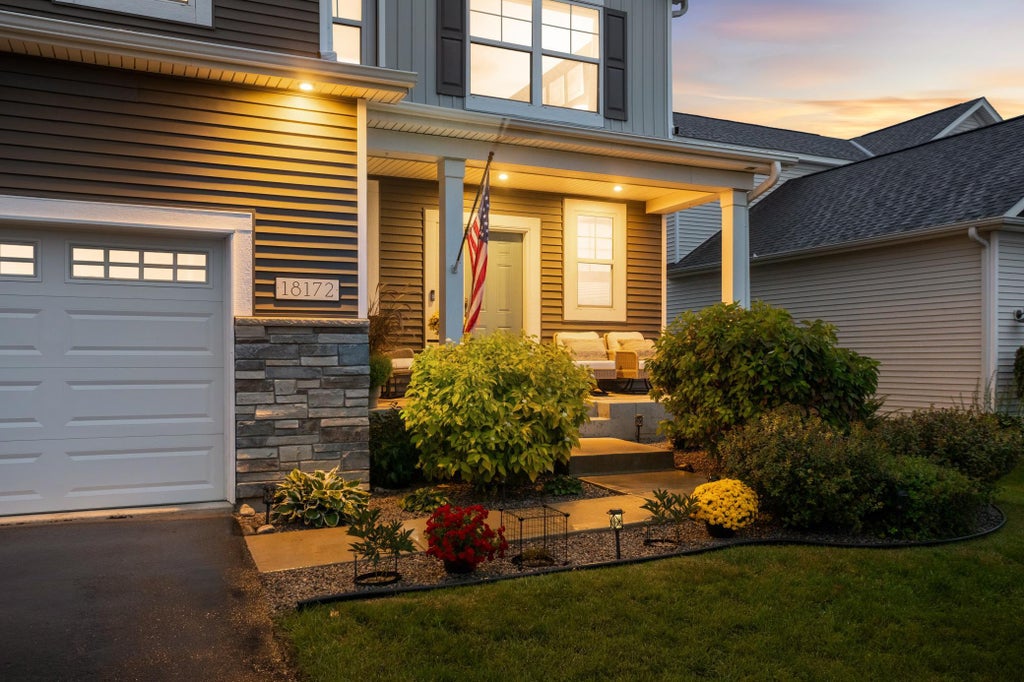 Photo of 18172 Glanshaw Avenue, Lakeville, MN 55044 (MLS # 7148385)