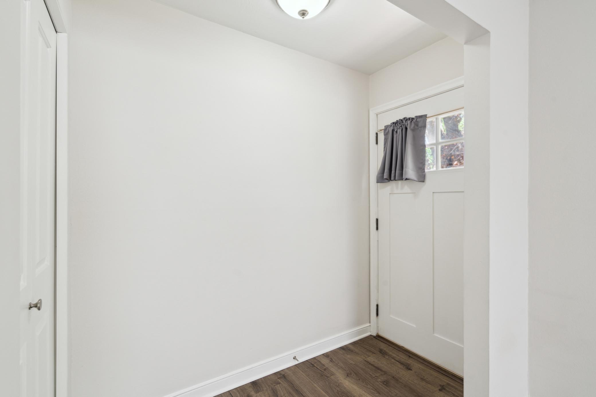 26 Van Buren Avenue S