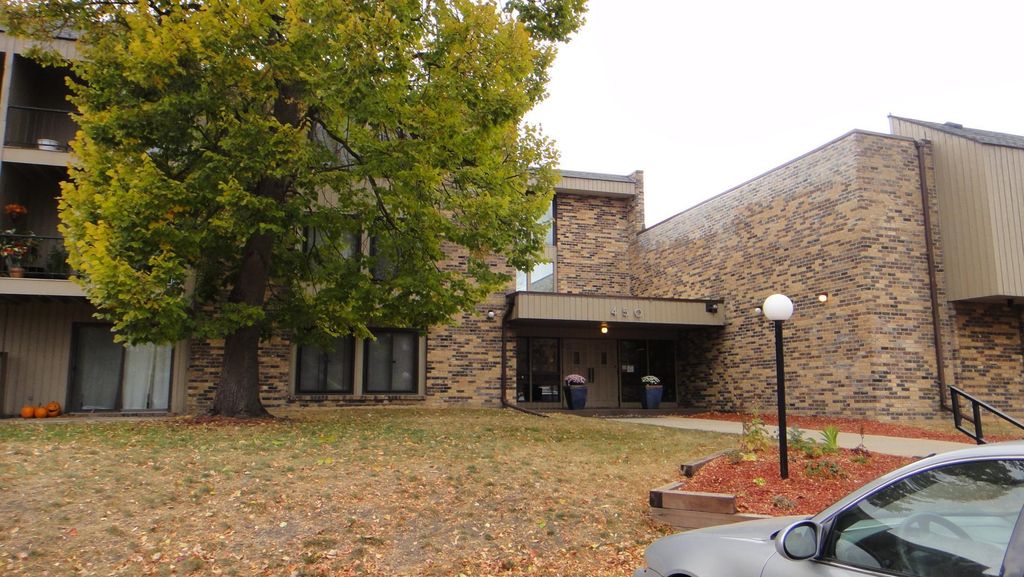 Photo of 450 Ford Road #125, Saint Louis Park, MN 55426 (MLS # 7019166)