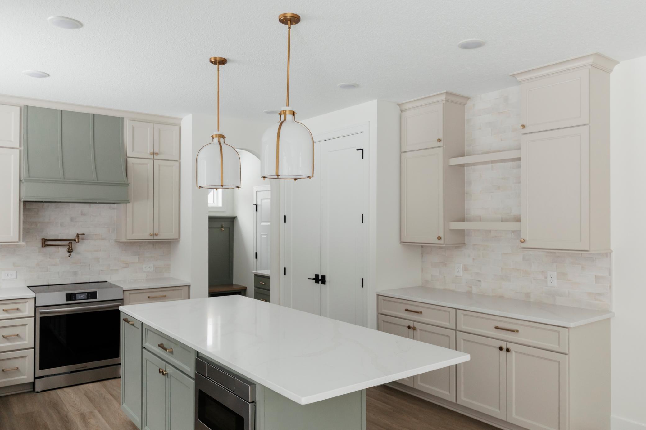 2816 Oxford Street N