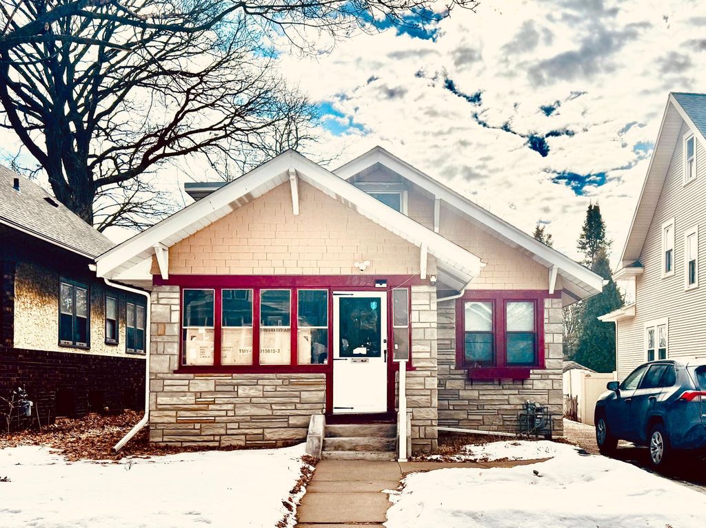 Photo of 1022 Wakefield Avenue, Saint Paul, MN 55106 (MLS # 7020936)
