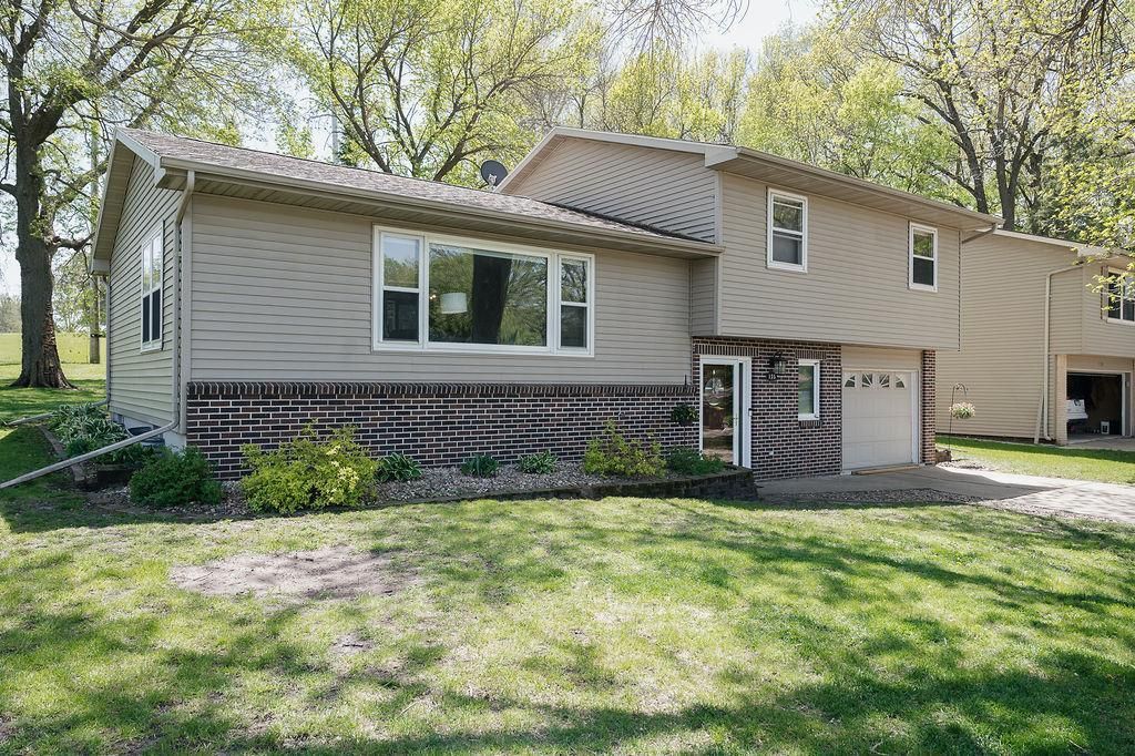 Photo of 135 Eltinge Place, Fairmont, MN 56031 (MLS # 7073182)