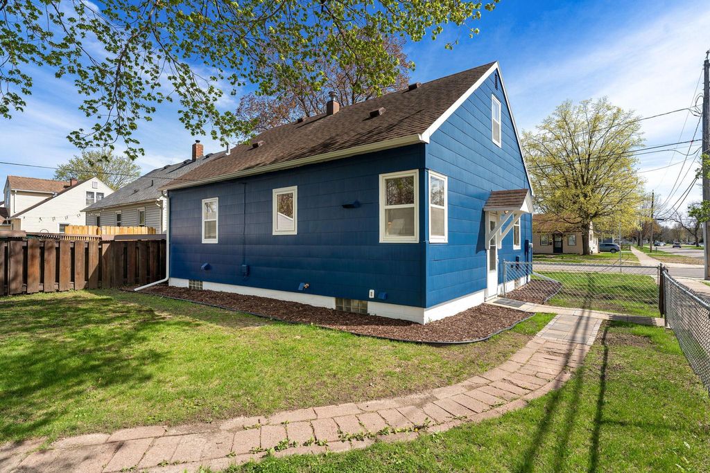 Photo of 801 11th Avenue SE, Austin, MN 55912 (MLS # 7064849)