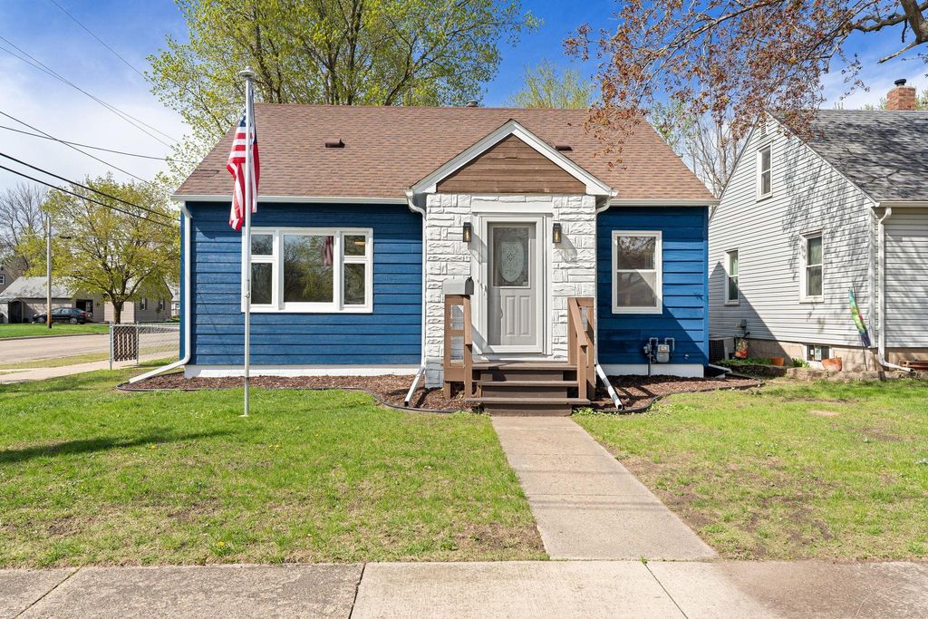 Photo of 801 11th Avenue SE, Austin, MN 55912 (MLS # 7064849)
