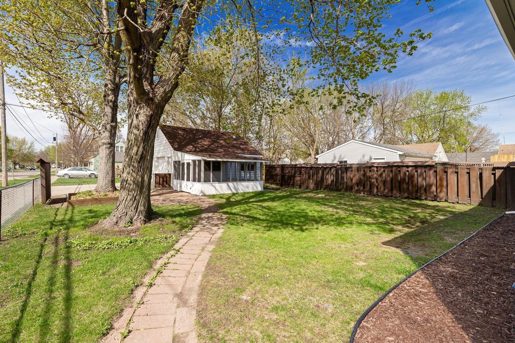 Photo of 801 11th Avenue SE, Austin, MN 55912 (MLS # 7064849)