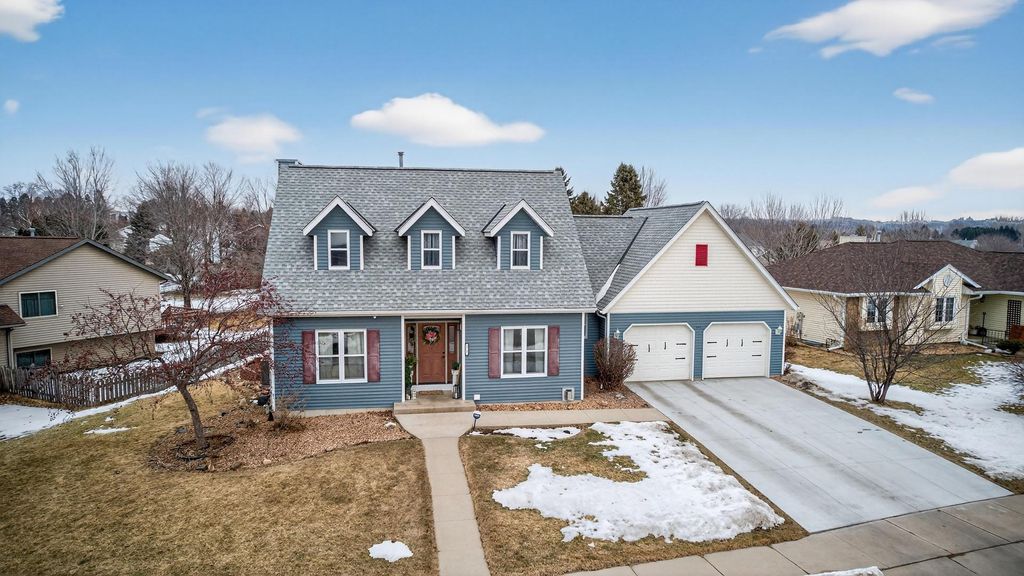 Photo of 2717 59th Street NW, Rochester, MN 55901 (MLS # 7016581)