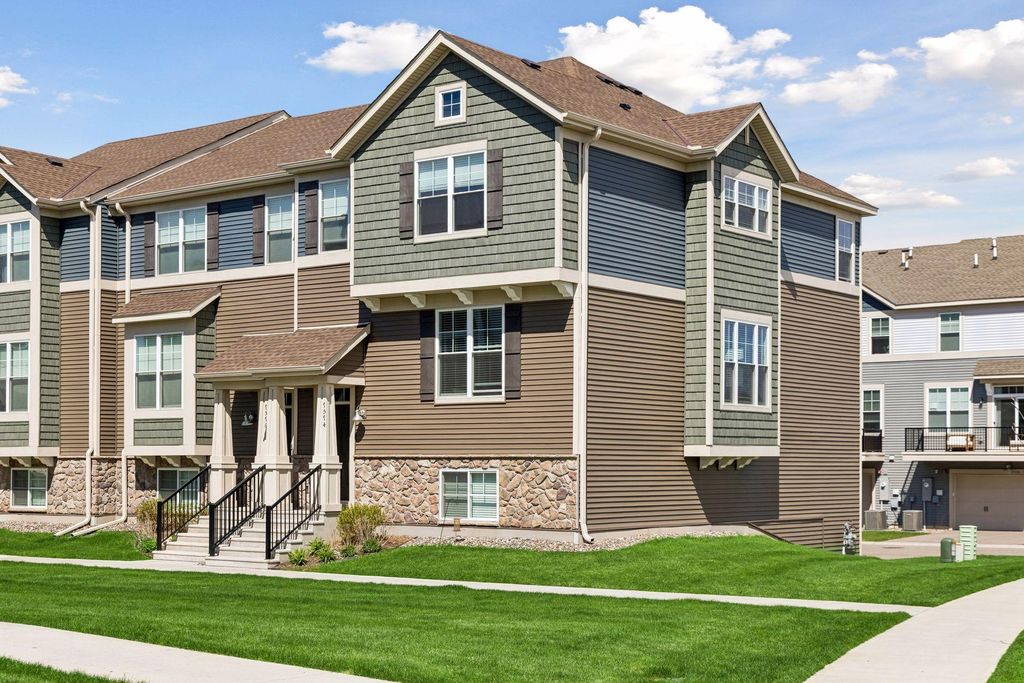 Photo of 7574 38th Street N, Oakdale, MN 55128 (MLS # 7061688)
