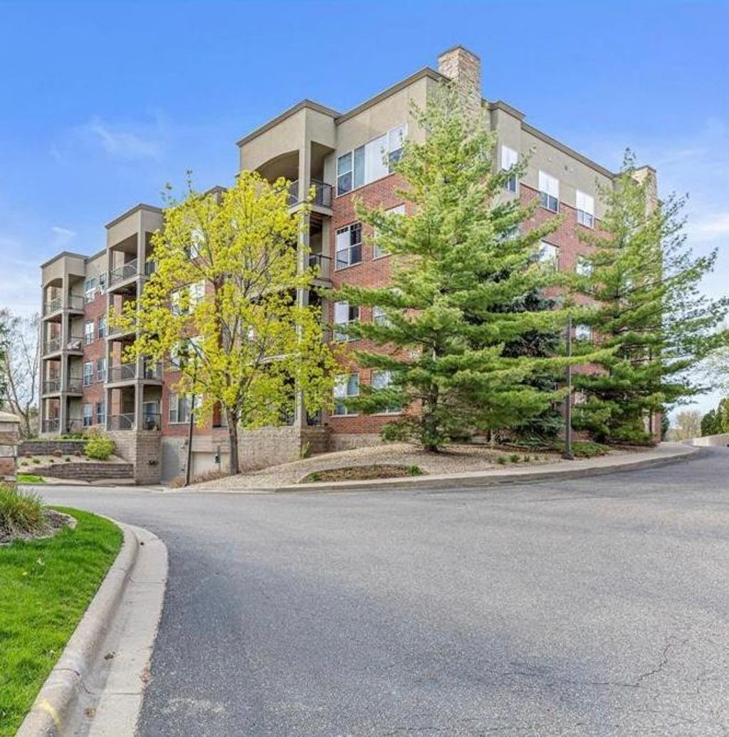 Photo of 460 Ford Road #203, Saint Louis Park, MN 55426 (MLS # 7106248)